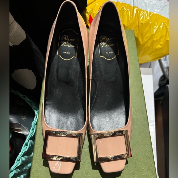 ROGER VIVIER Belle Vivier Trompette Pumps 70